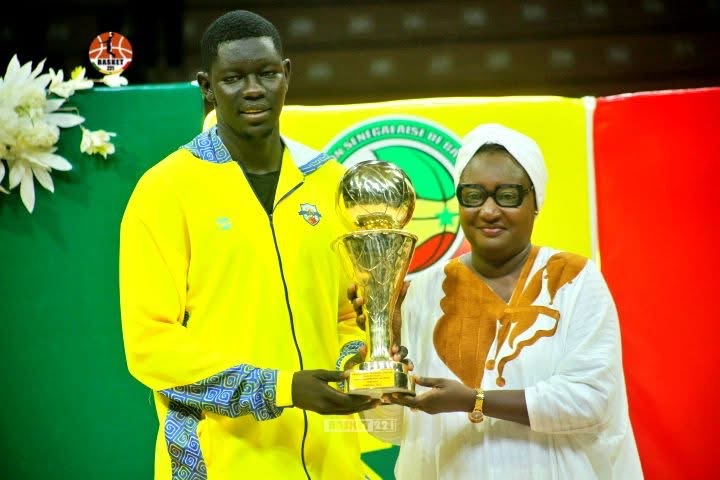 NM1 – Ville de Dakar gagne le Game 2 des finales et réalise un back-to-back historique