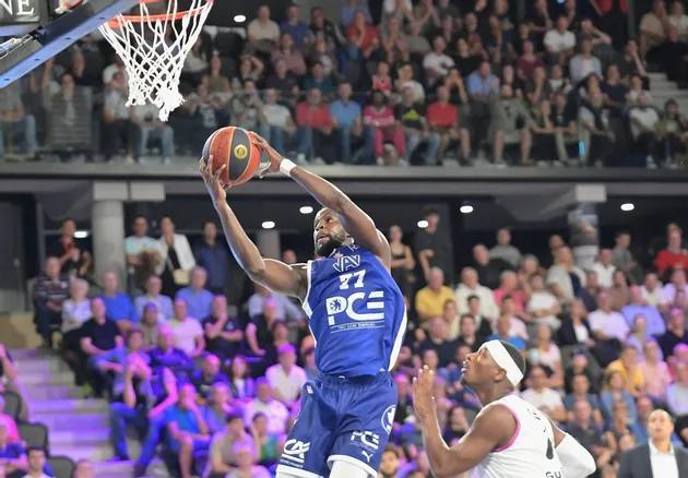 Elite 2 France – Pape Moustapha Diop et Idrissa Ba cartonnent lors du premier match de la saison 2025/26